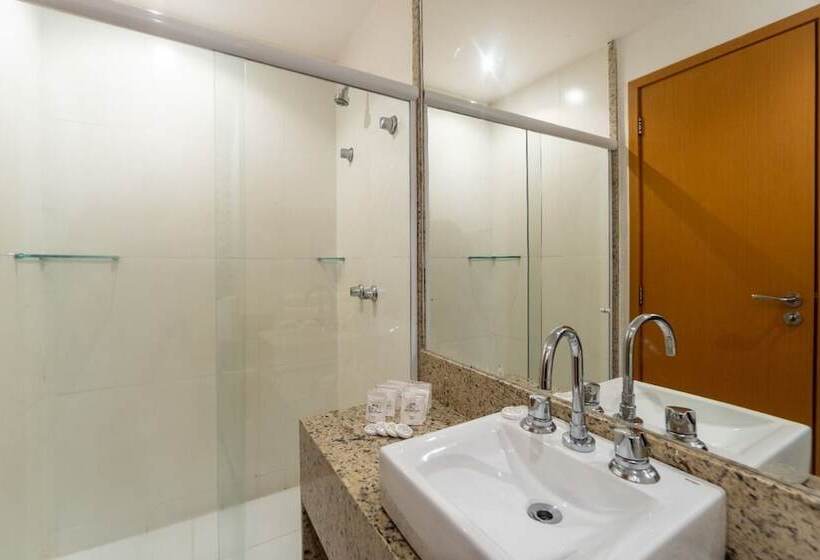 غرفة قياسية ثلاثية, Paradiso Corporate