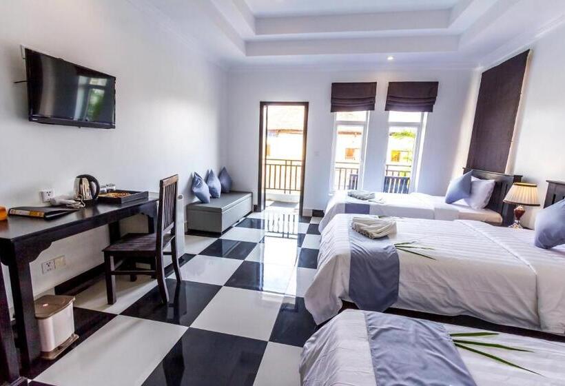 プールビューのデラックストリプルルーム, Rithy Rine Angkor Residence