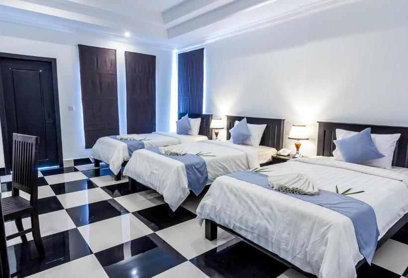 プールビューのデラックストリプルルーム, Rithy Rine Angkor Residence