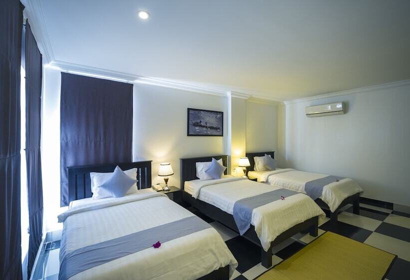 プールビューのデラックストリプルルーム, Rithy Rine Angkor Residence