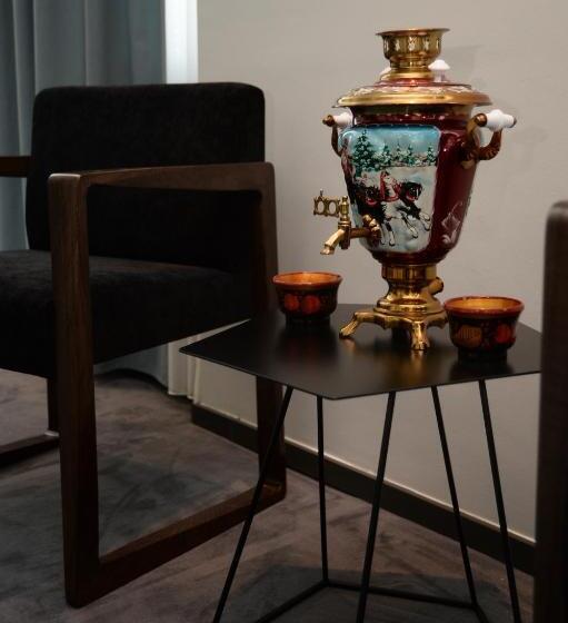Deluxe Suite, Russia