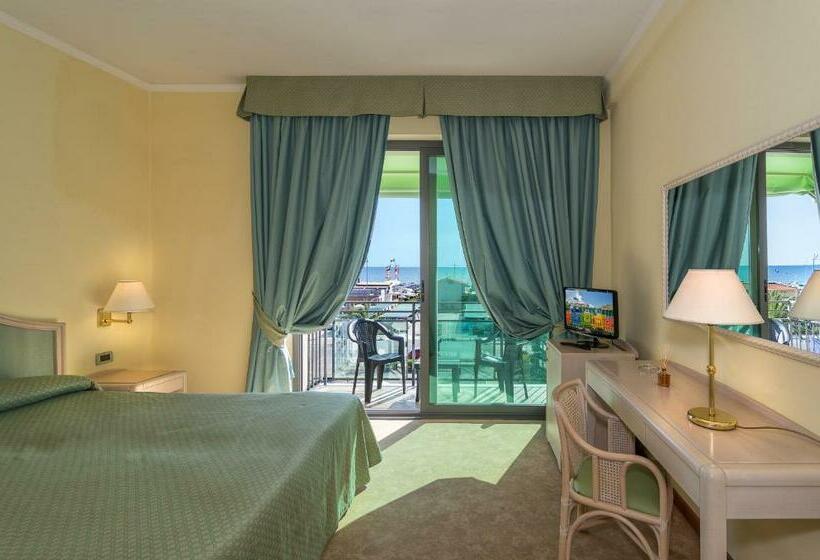 غرفة قياسية مطلّة علي البحر مزوَّدة بشُرفة, Siesta