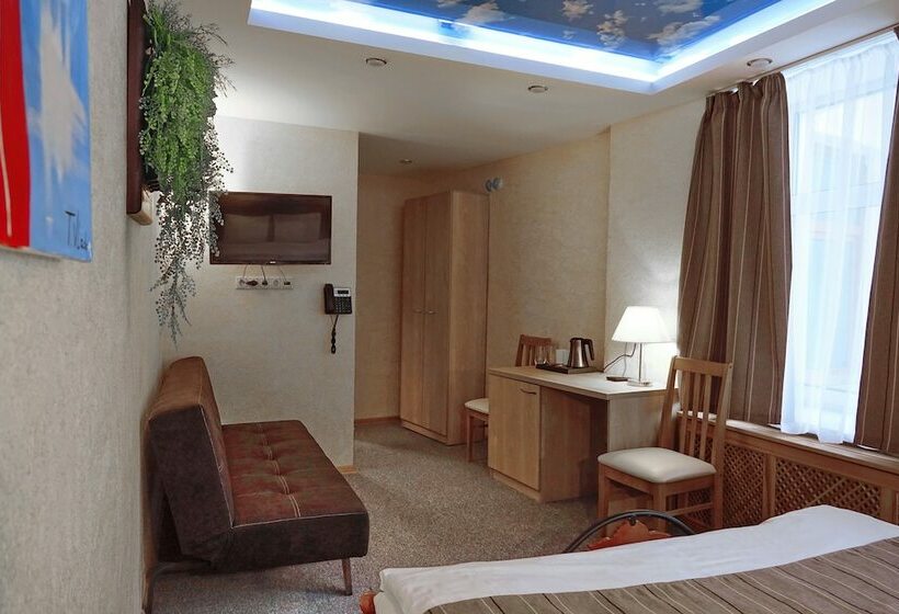 三人经典房间, Skyview City