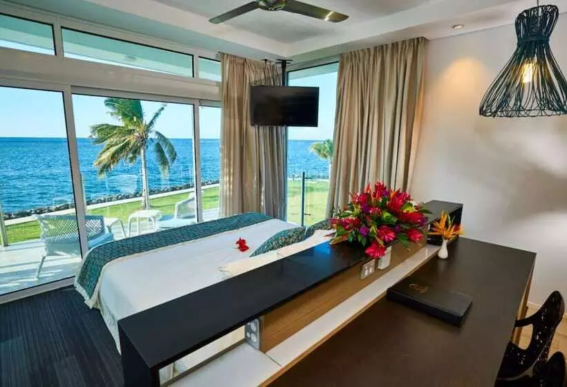 اتاق لوکس با چشم‌انداز دریا, Taumeasina Island Resort