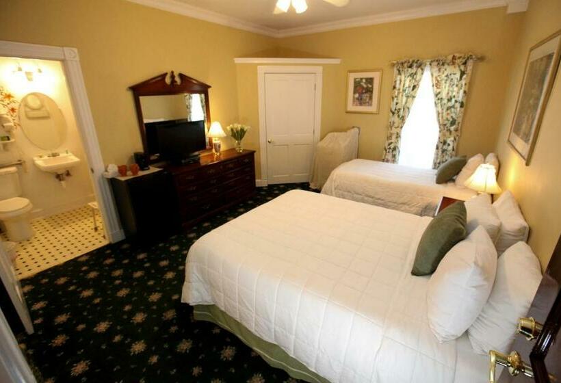 غرفة عائلية, The Ocean Plaza