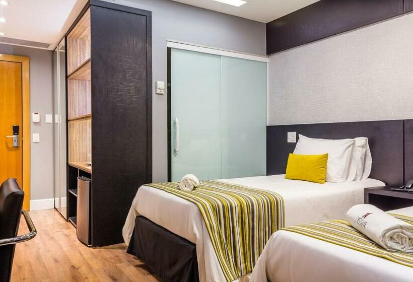 غرفة سوبيريور, Vox