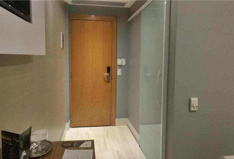 Quarto Superior para Deficientes Físicos, Vox