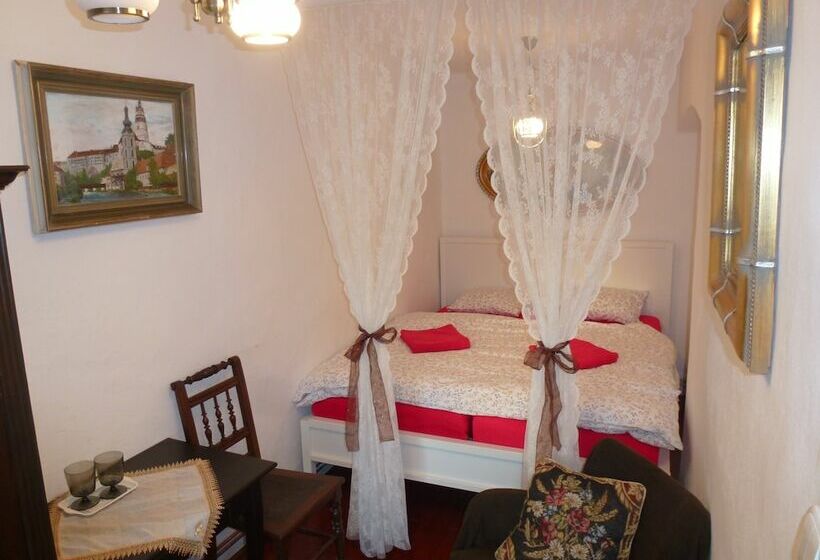 חדר סטנדרט חדר אמבטיה משותף, Tiffany