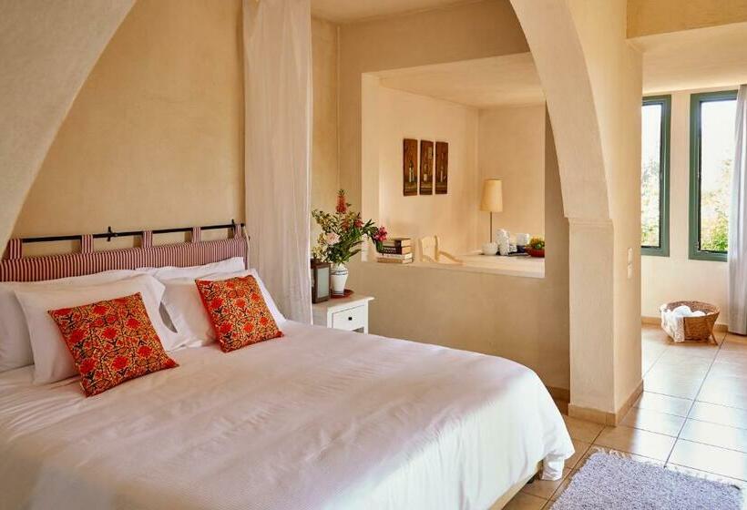 Полулюкс с Кухней, Village Heights Resort