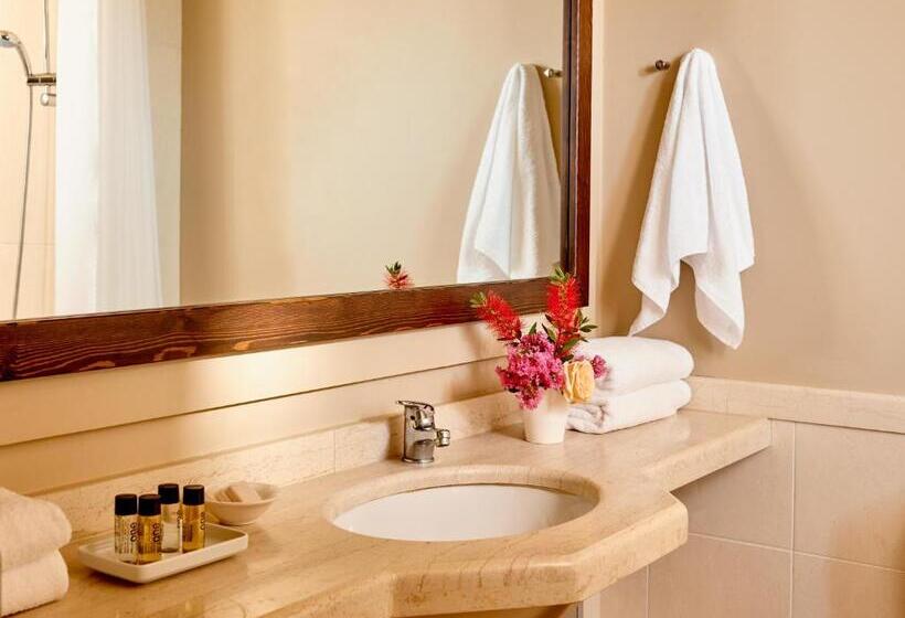 Люкс Семейный 2 Спальни, Village Heights Resort