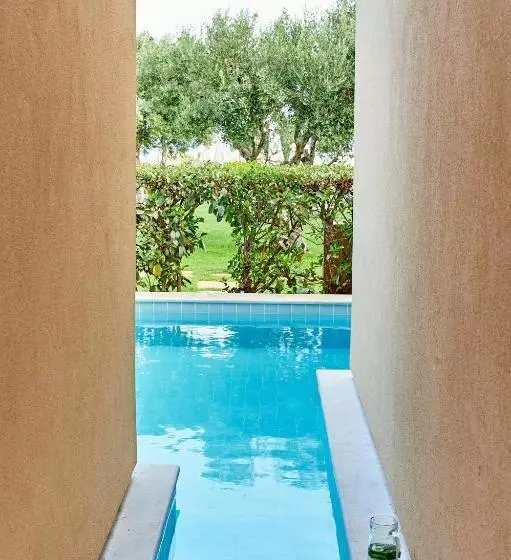 プール付３ベッドルーム　ビラ, Village Heights Resort