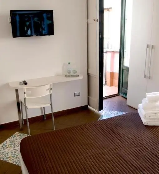 اتاق استاندارد با تخت بزرگ, Palazzo Della Poesia Casa Vacanze