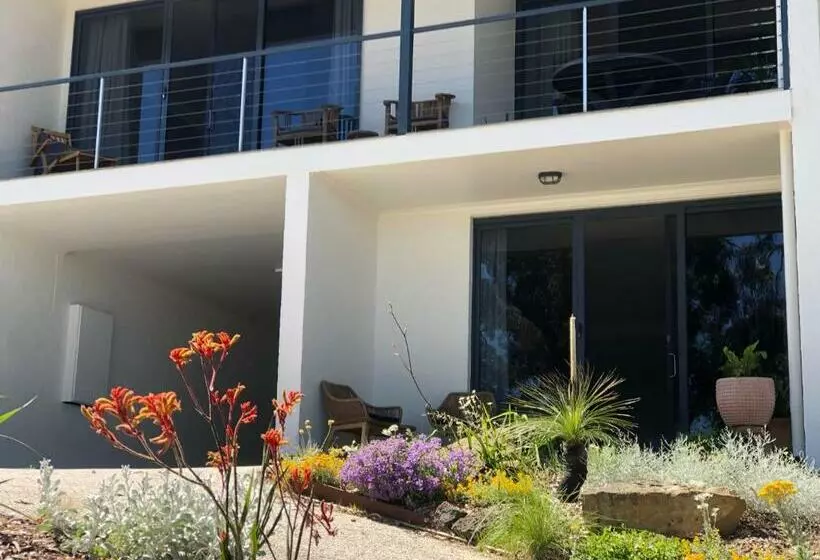 デラックススタジオ, Lorne Surf Apartments