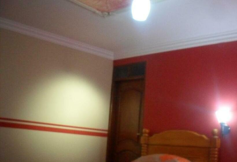 اتاق استاندارد یک نفره, Hostal Corona Blanca