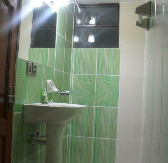 اتاق استاندارد یک نفره, Hostal Corona Blanca