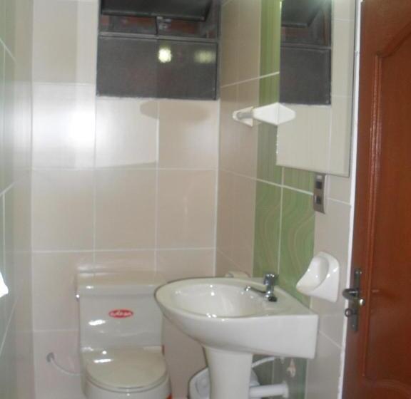 اتاق استاندارد یک تخته با سرویس بهداشتی مشترک, Hostal Corona Blanca