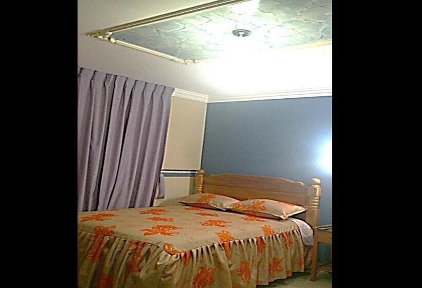 اتاق استاندارد با سرویس بهداشتی مشترک, Hostal Corona Blanca