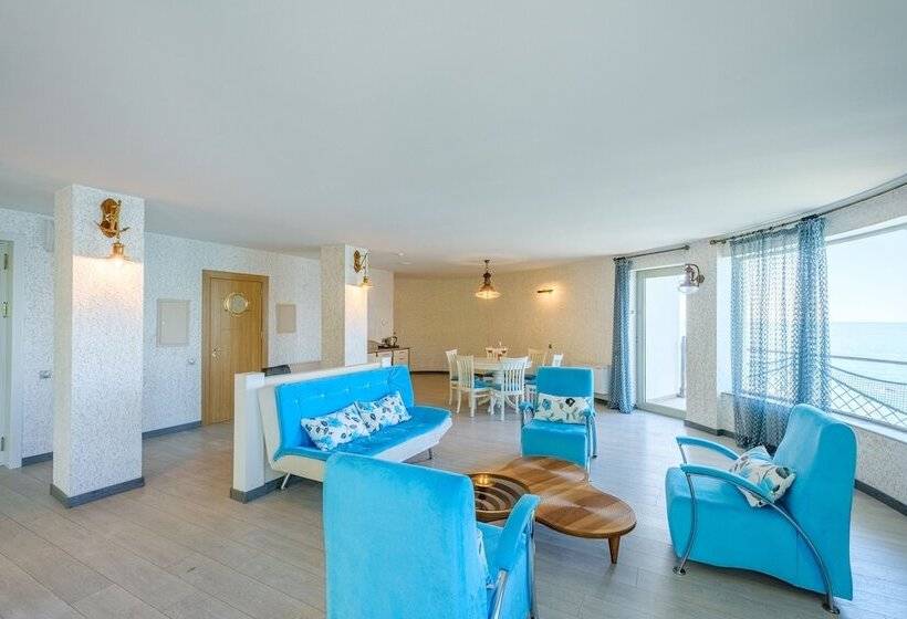 ویلای 1 خوابه, Castello Mare