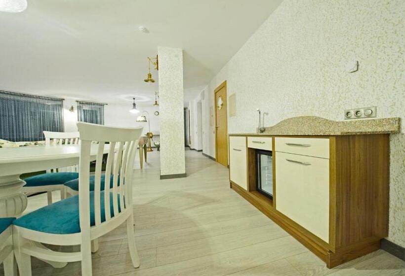 ویلای 1 خوابه, Castello Mare