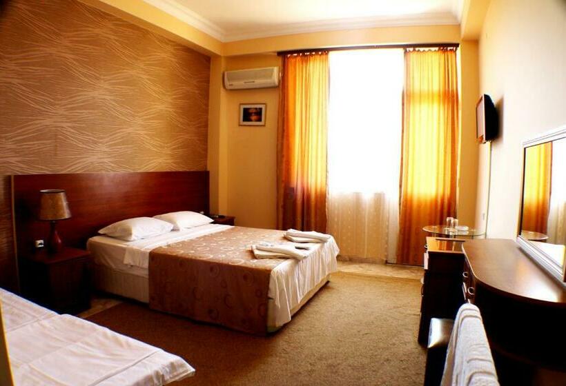 디럭스 룸, Condori