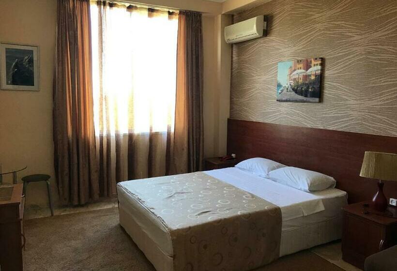 디럭스 룸, Condori