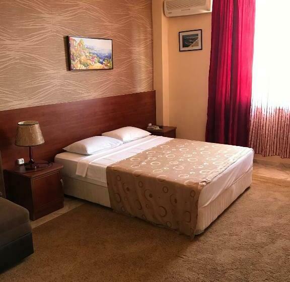 디럭스 룸, Condori