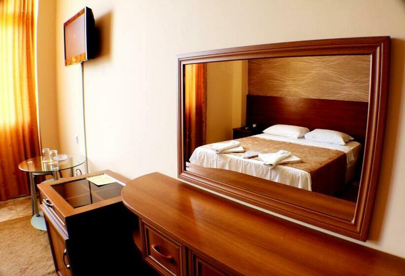 디럭스 룸, Condori