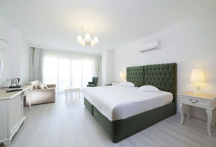 اتاق لوکس با چشمانداز دریاچه, Motali Life