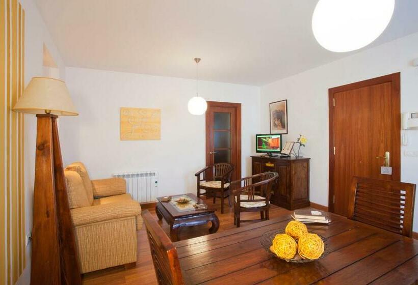 شقة غرفتين, La Fonda De Bustio