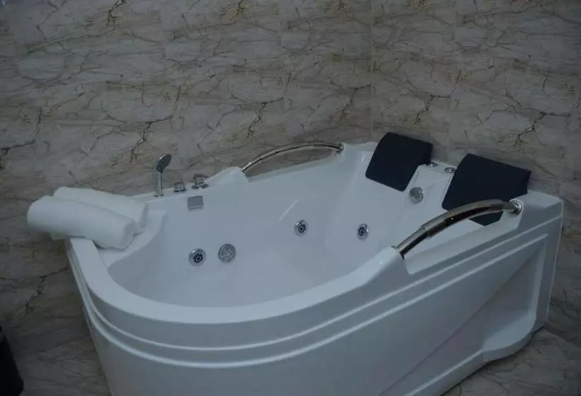 سوییت, Boutique Hotel Argo