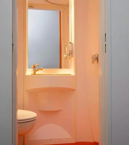 スタンダードトリプルルーム, Easyhotel Victoria