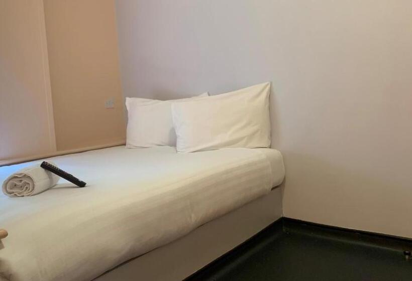 Номер Стандарт Адаптированный для Инвалидов, Easyhotel Victoria