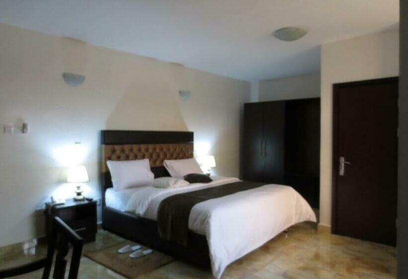 标准间, Airport Plaza