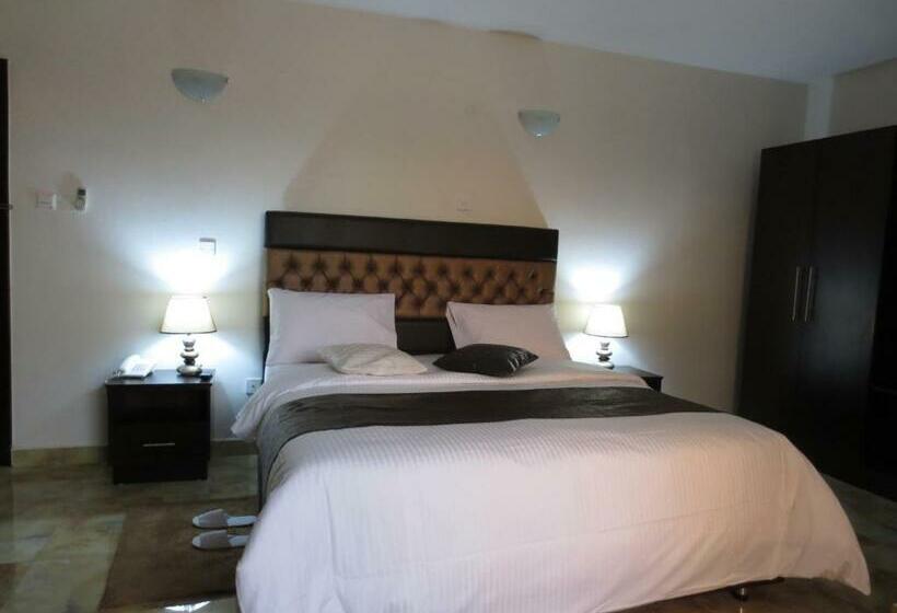 小型套房, Airport Plaza