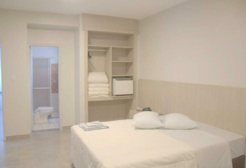 标准三人间, Presidente