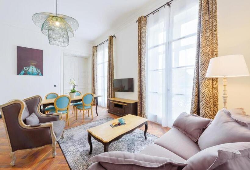 آپارتمان سوپریور 1 خوابه, Appart City Collection Nîmes Arènes