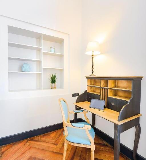 آپارتمان سوپریور 1 خوابه, Appart City Collection Nîmes Arènes