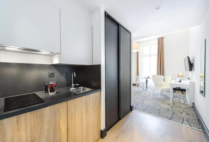 Студия Стандарт, Appart City Collection Nîmes Arènes