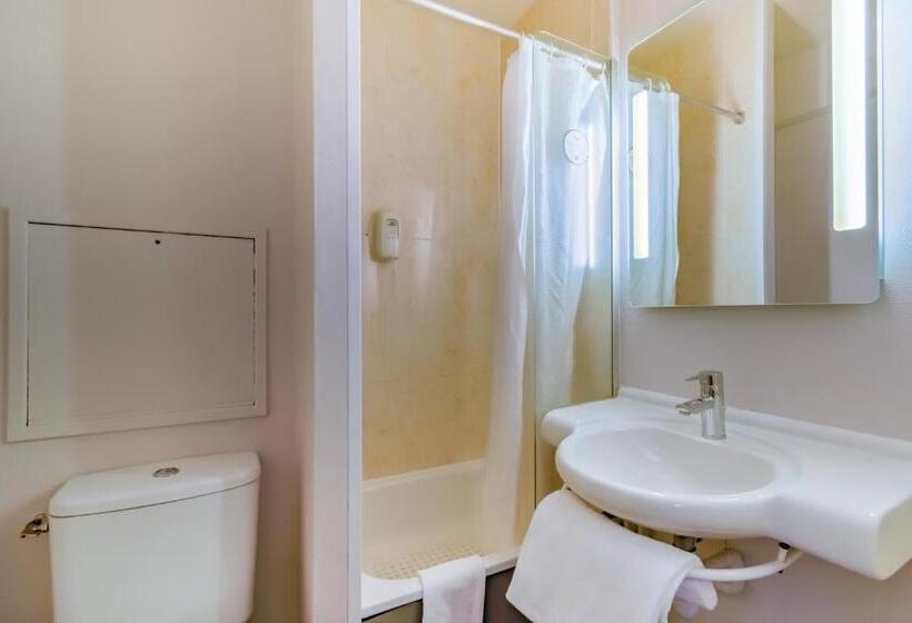 スタンダード4人部屋, B&b Hotel Marseille La Valentine