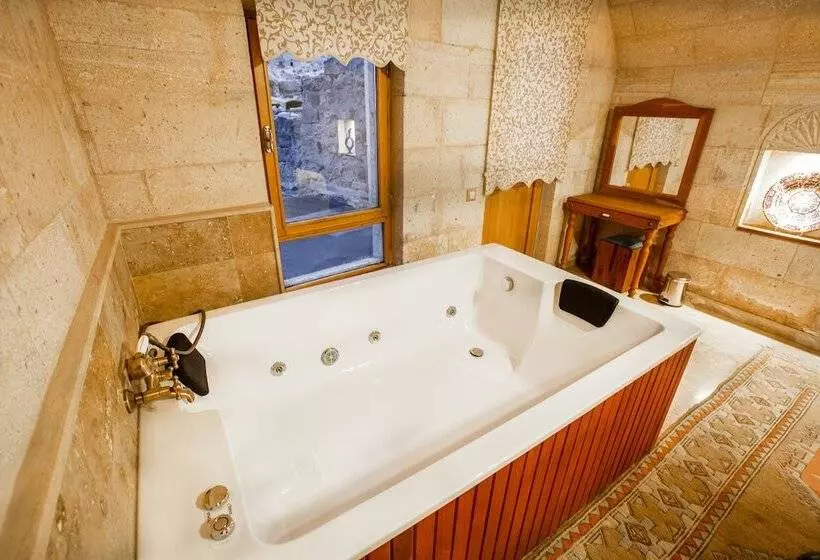 キングサイズベッドのスイートルーム, Caldera Cave Hotel & Restaurant