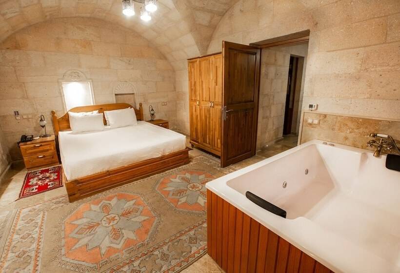 キングサイズベッドのスイートルーム, Caldera Cave Hotel & Restaurant