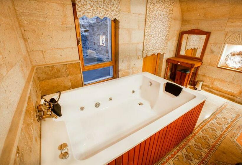 キングサイズベッドのスイートルーム, Caldera Cave Hotel & Restaurant