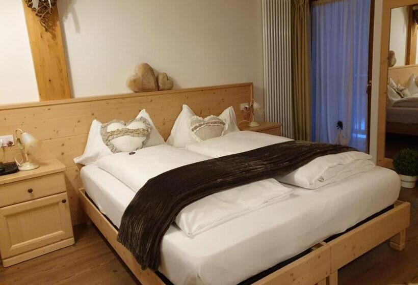 חדר סופריור עם נוף להרים, Chalet Giasenei