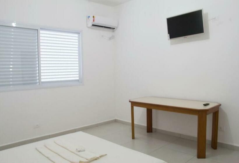 اتاق استاندارد سه نفره, Consulado Praia