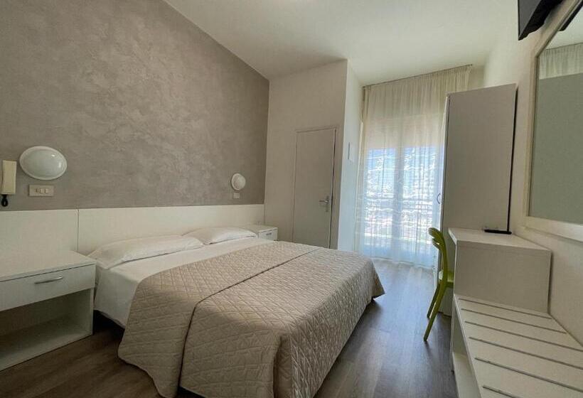 Comfort room with balcony, Cristina