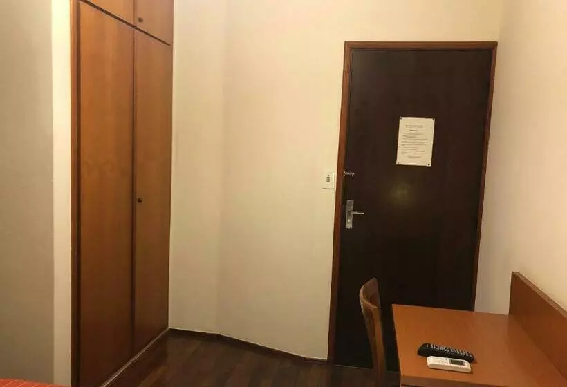 Standard Yhden Hengen Huone, Giordano Centro
