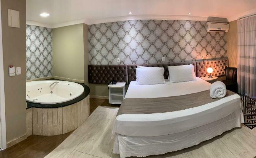 غرفة سوبيريور مزود بجاكوزى, Rouxinol