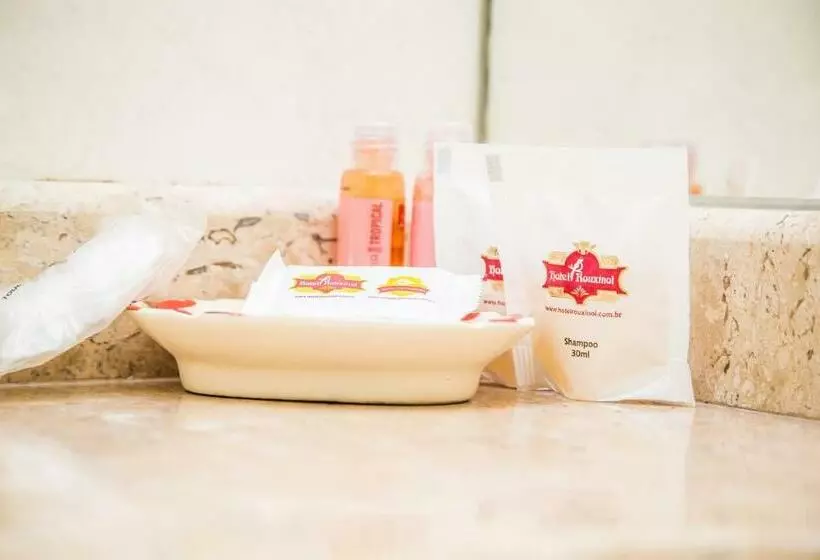 スタンダードトリプルルーム, Rouxinol