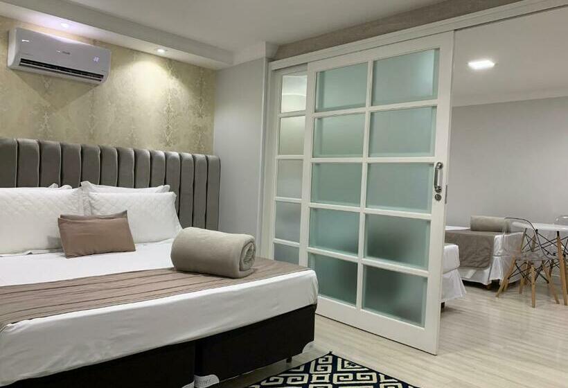 Family Suite, Rouxinol