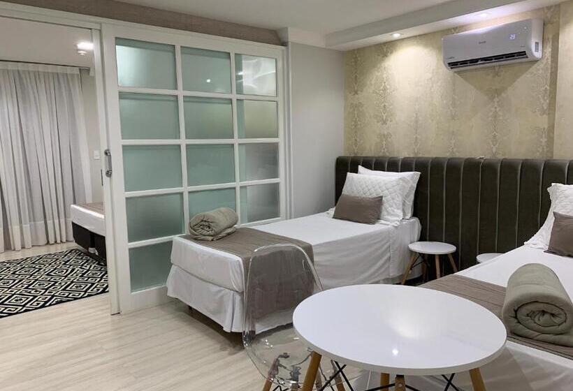 Family Suite, Rouxinol